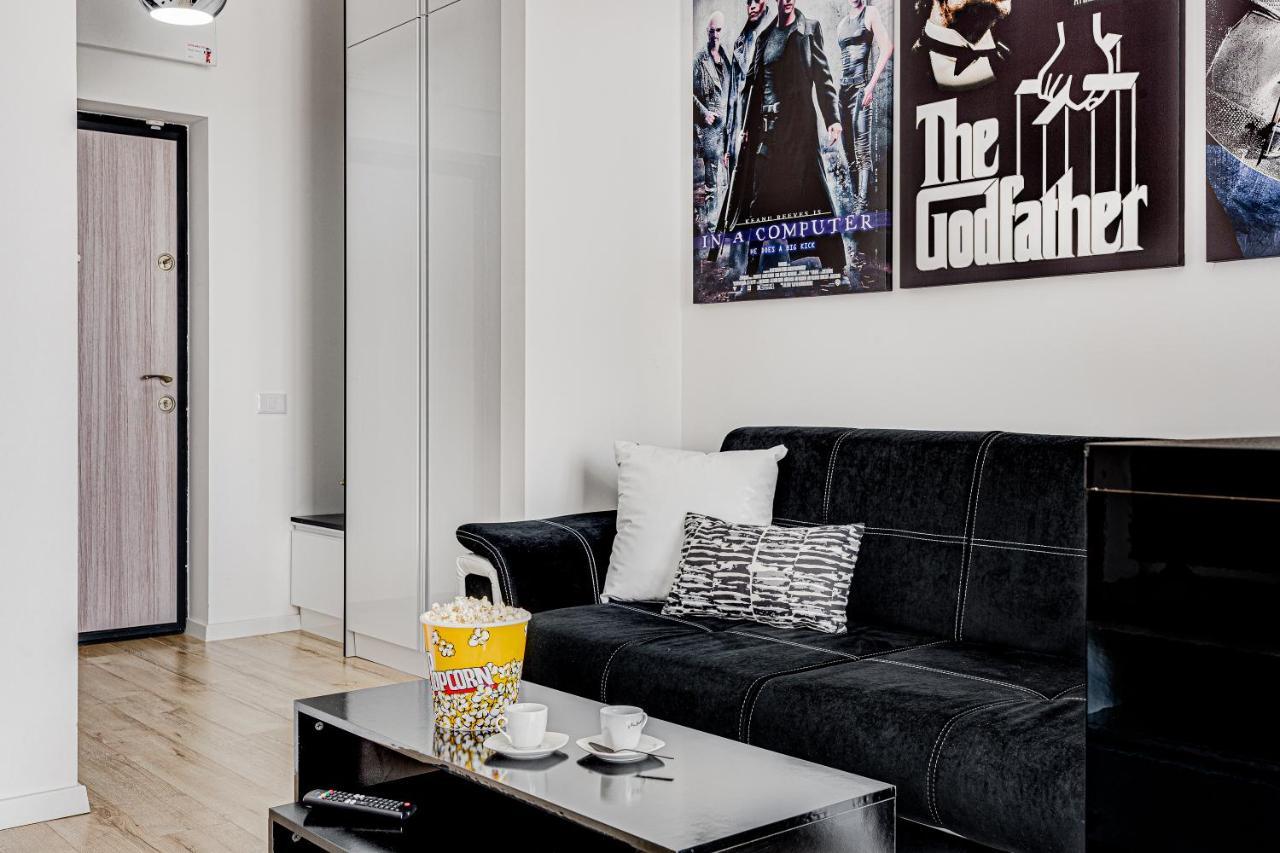 Apartamento Ari Cinema Apartament With 2M Videoproiector Arad Exterior foto